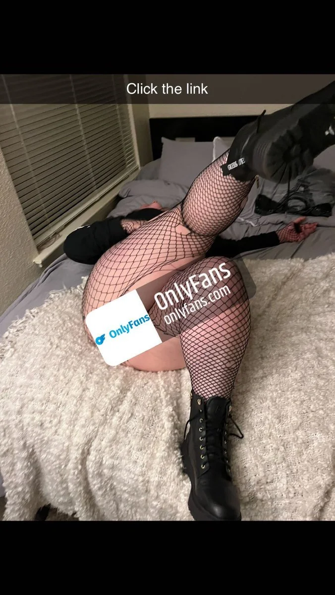 xplicitshae- she used to post on a onlyfans but then quite, if anyone has more please send!!! image 12