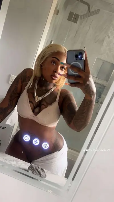 Thick ebony milf 🍍 cover image