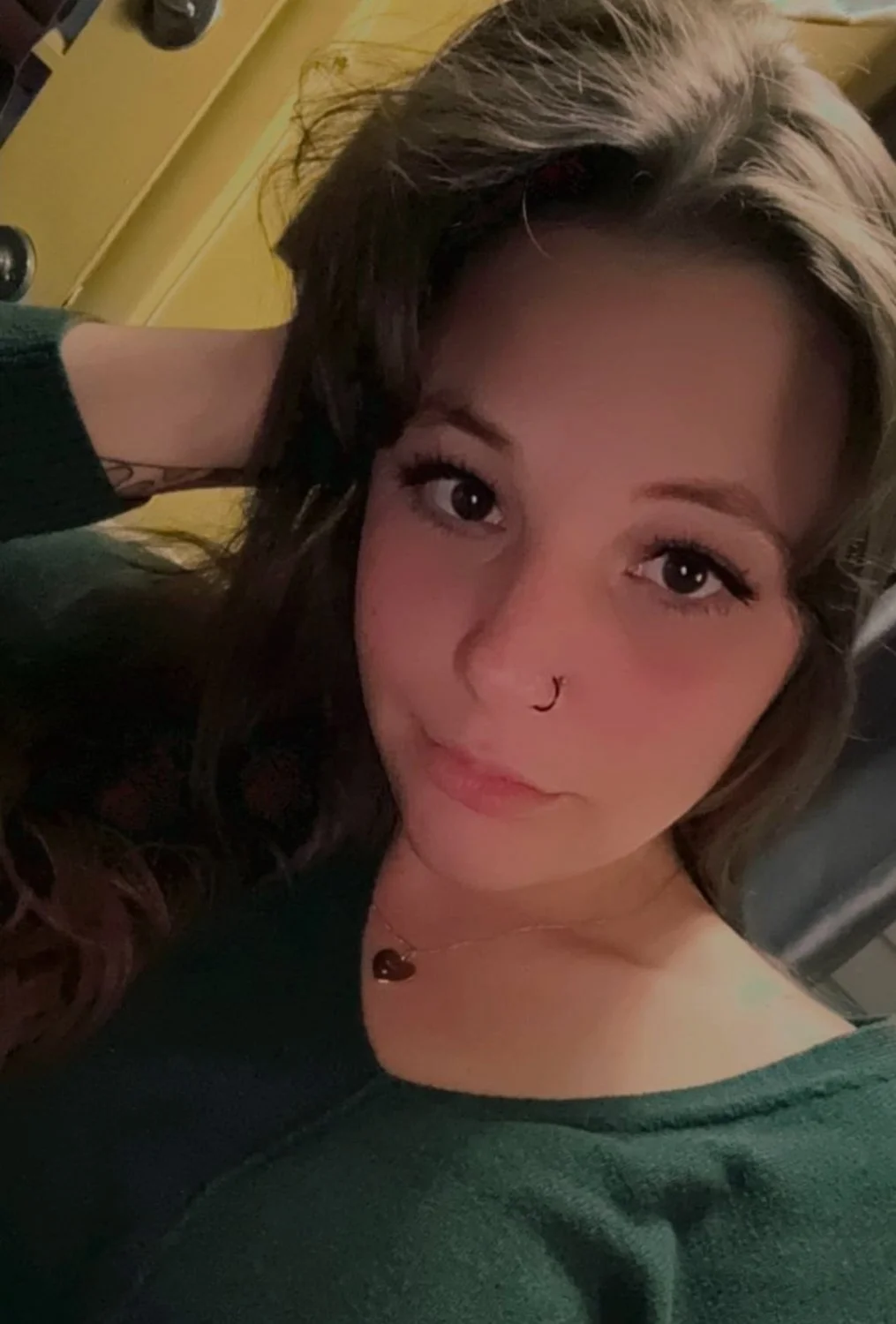 Cuck loves sharing Michigan slut image 4
