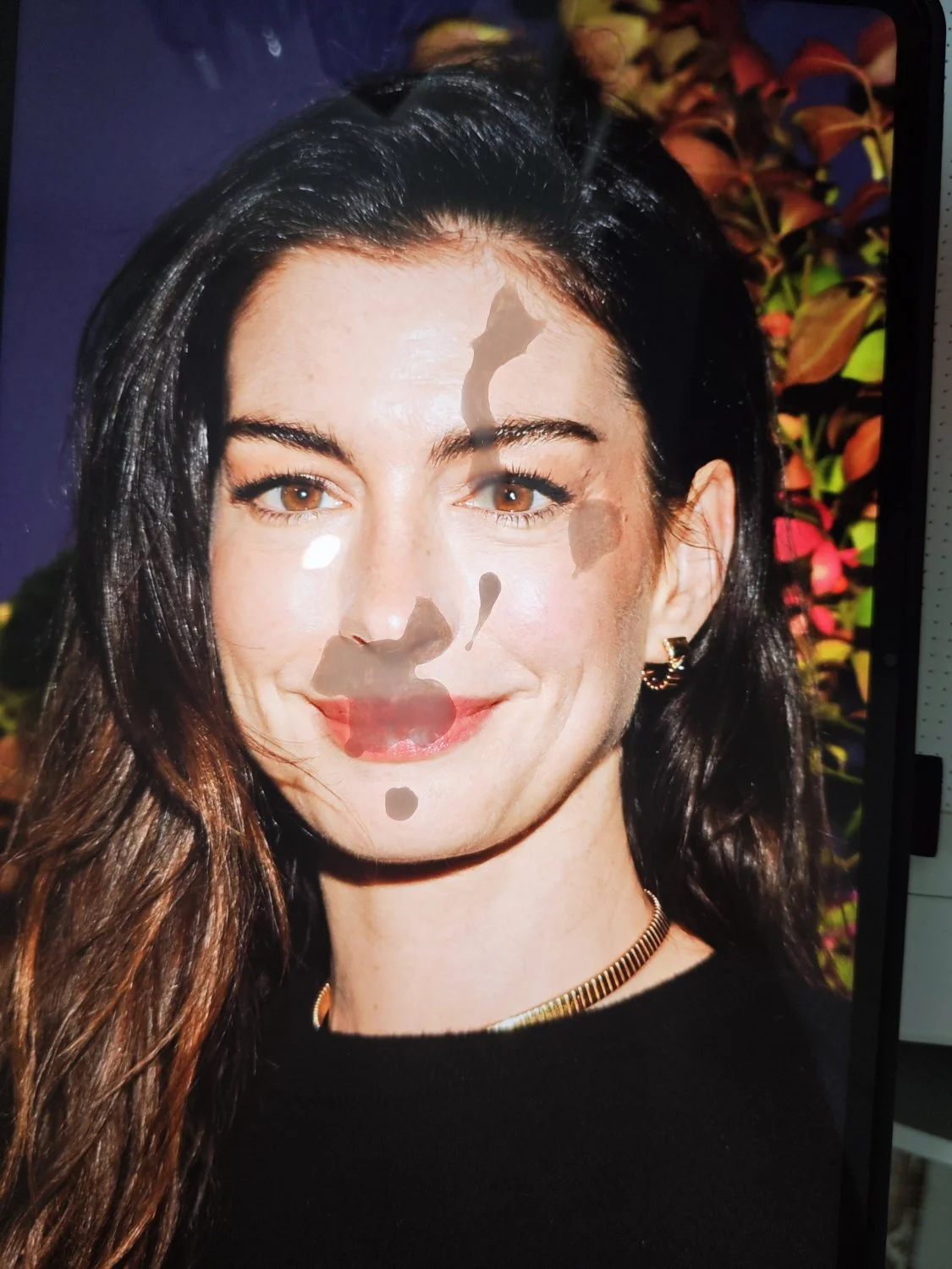 Cum on Anne Hathaway main image