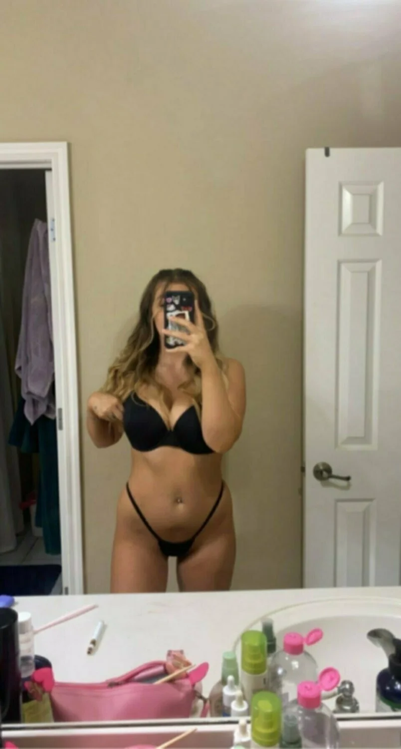 Amateur ex gf Amberlee image 13