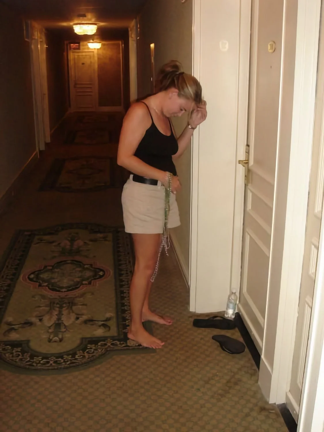 Kylie nude in Omni Royal Orleans hotel hallway 1 main image