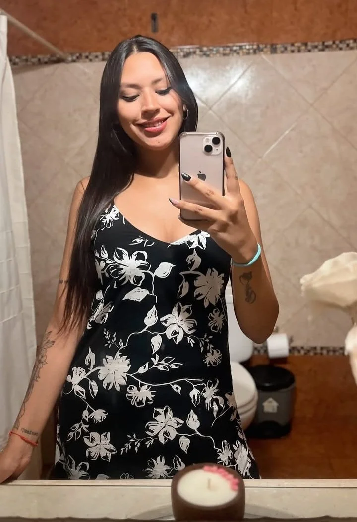 Putinha morena gostosa cavalona dando para dois image 9
