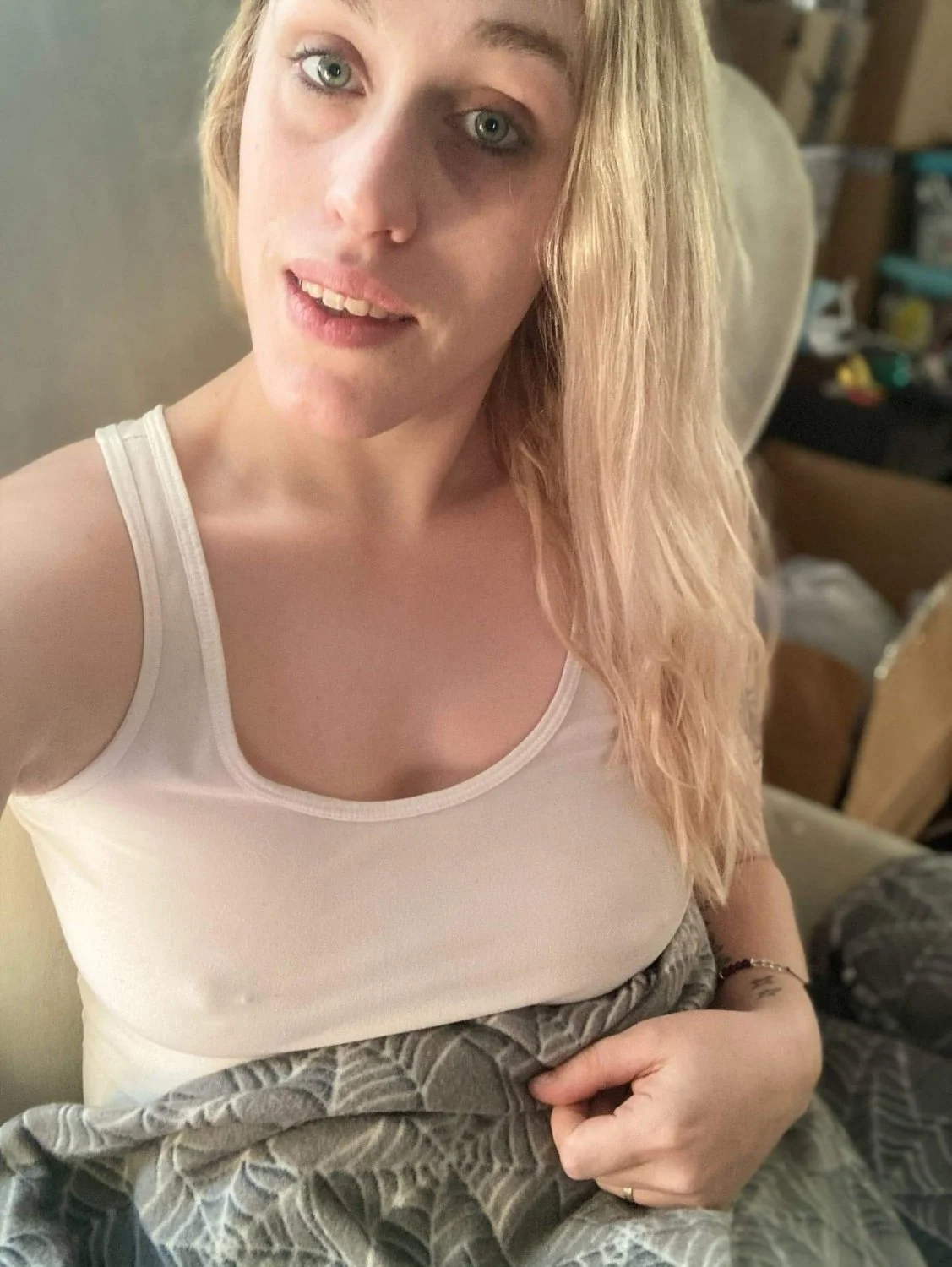 Lauren The Cheating Chubby WIfe image 18