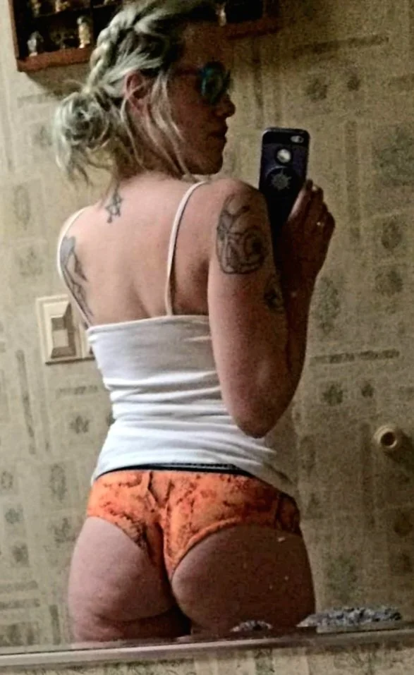 Lauren The Cheating Chubby WIfe image 38