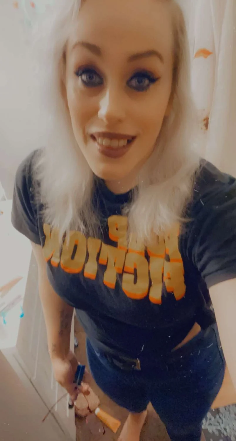 Lauren The Cheating Chubby WIfe image 8