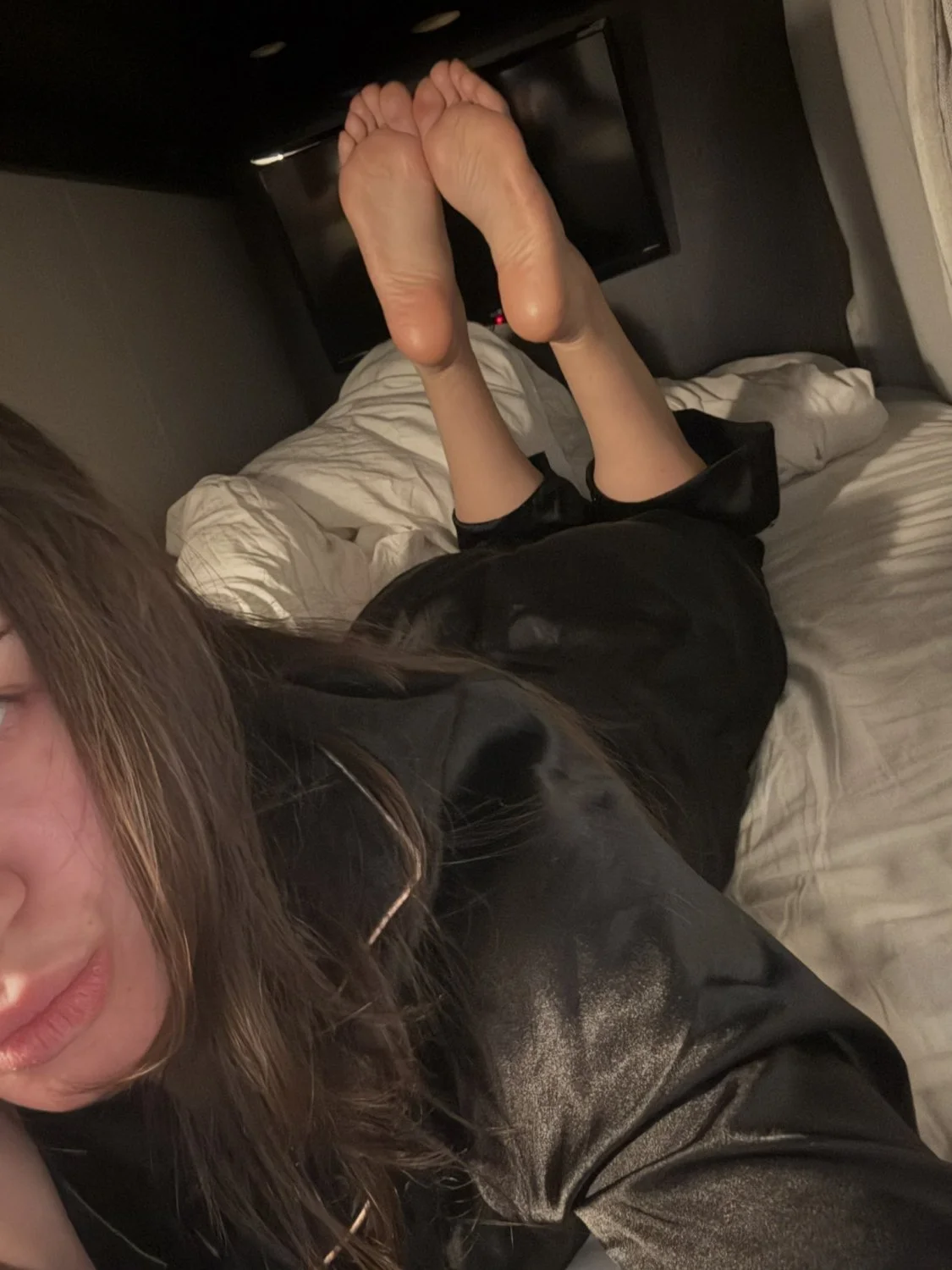 Perfect Toes Latina Nora image 7