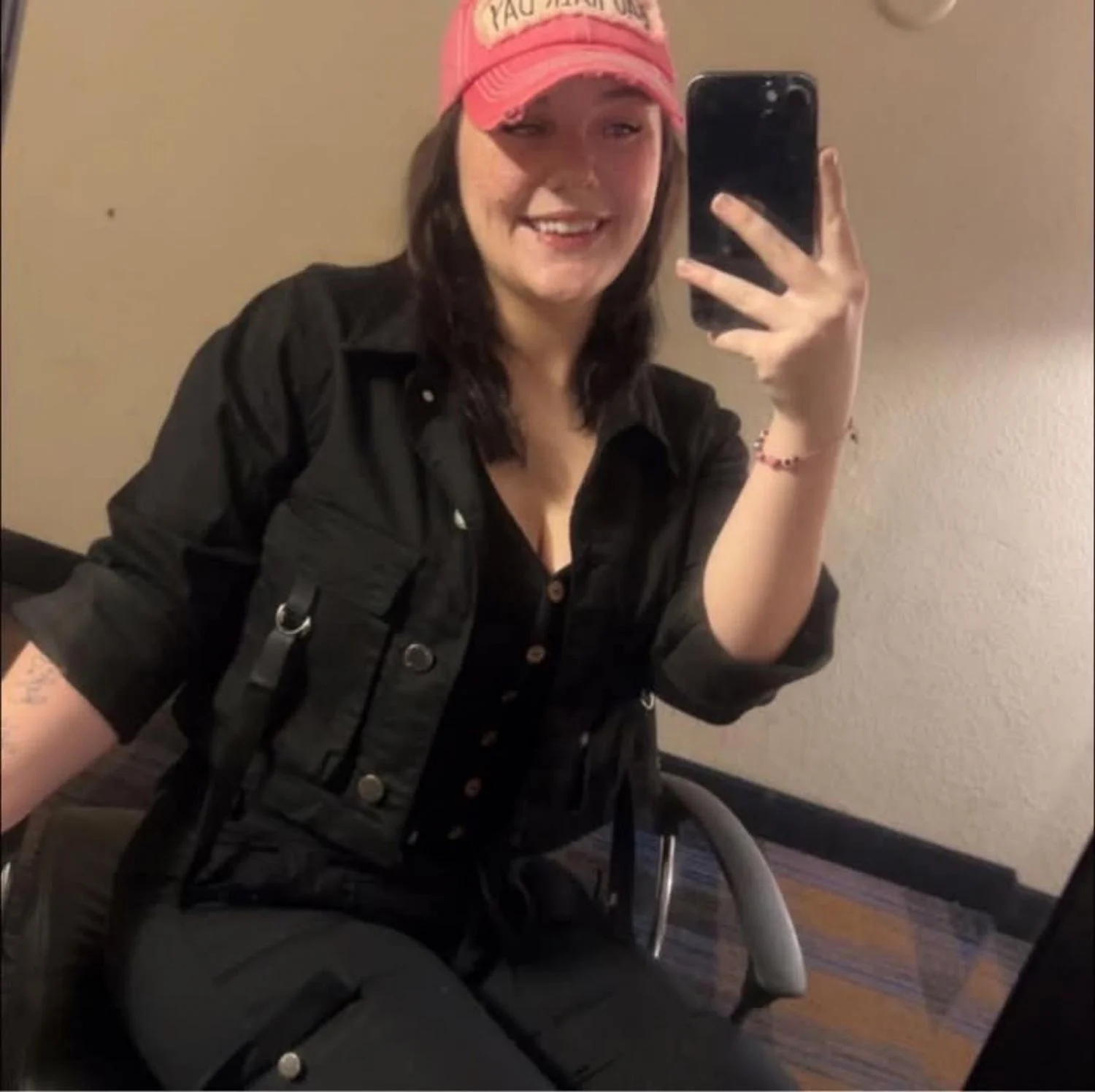 Fat ass single mom Trinity part 2 main image