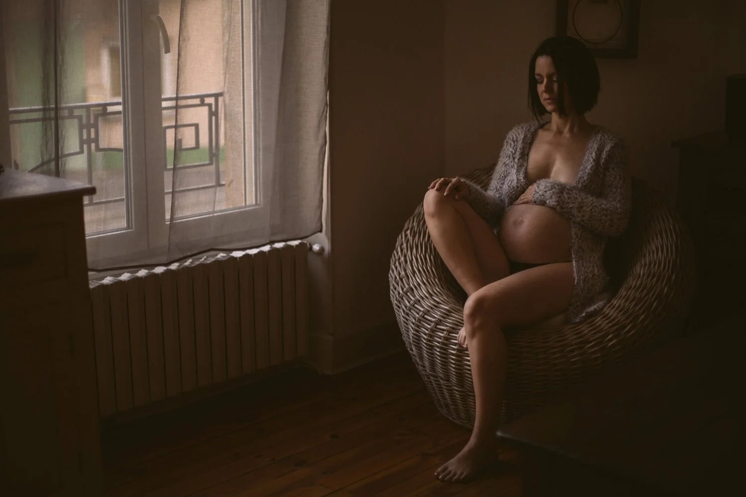 Pregnant boudoir image 13