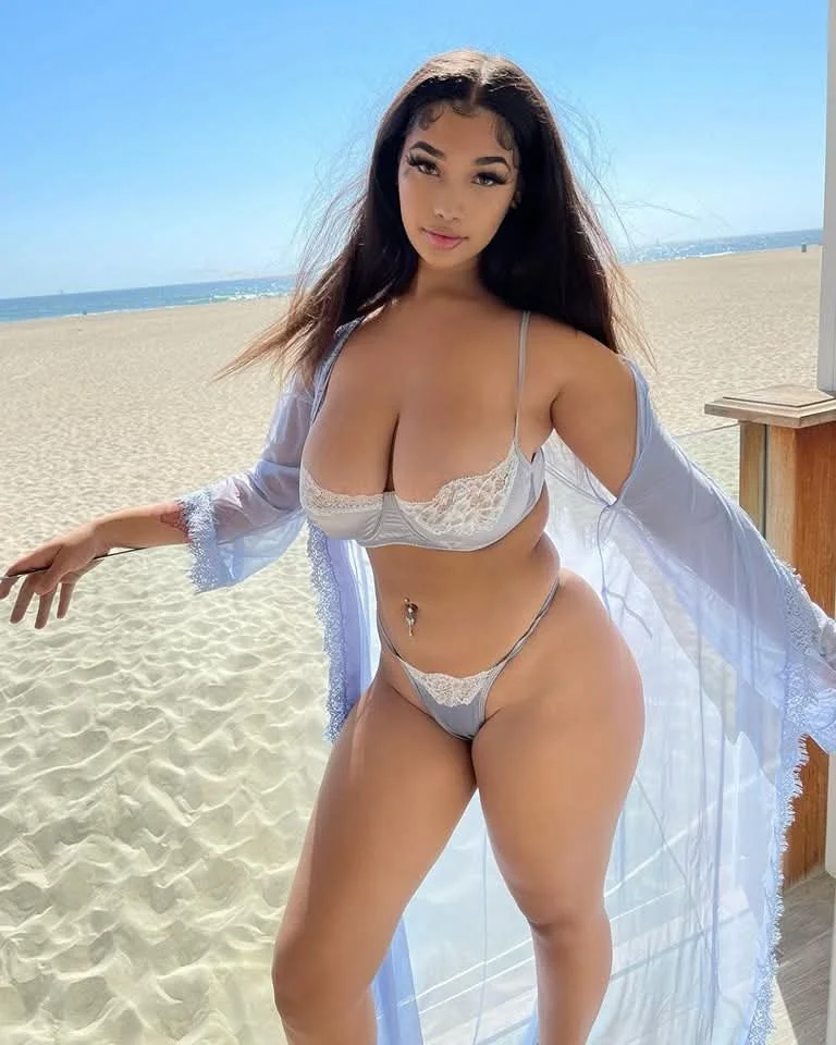 Sexy Girl image 3