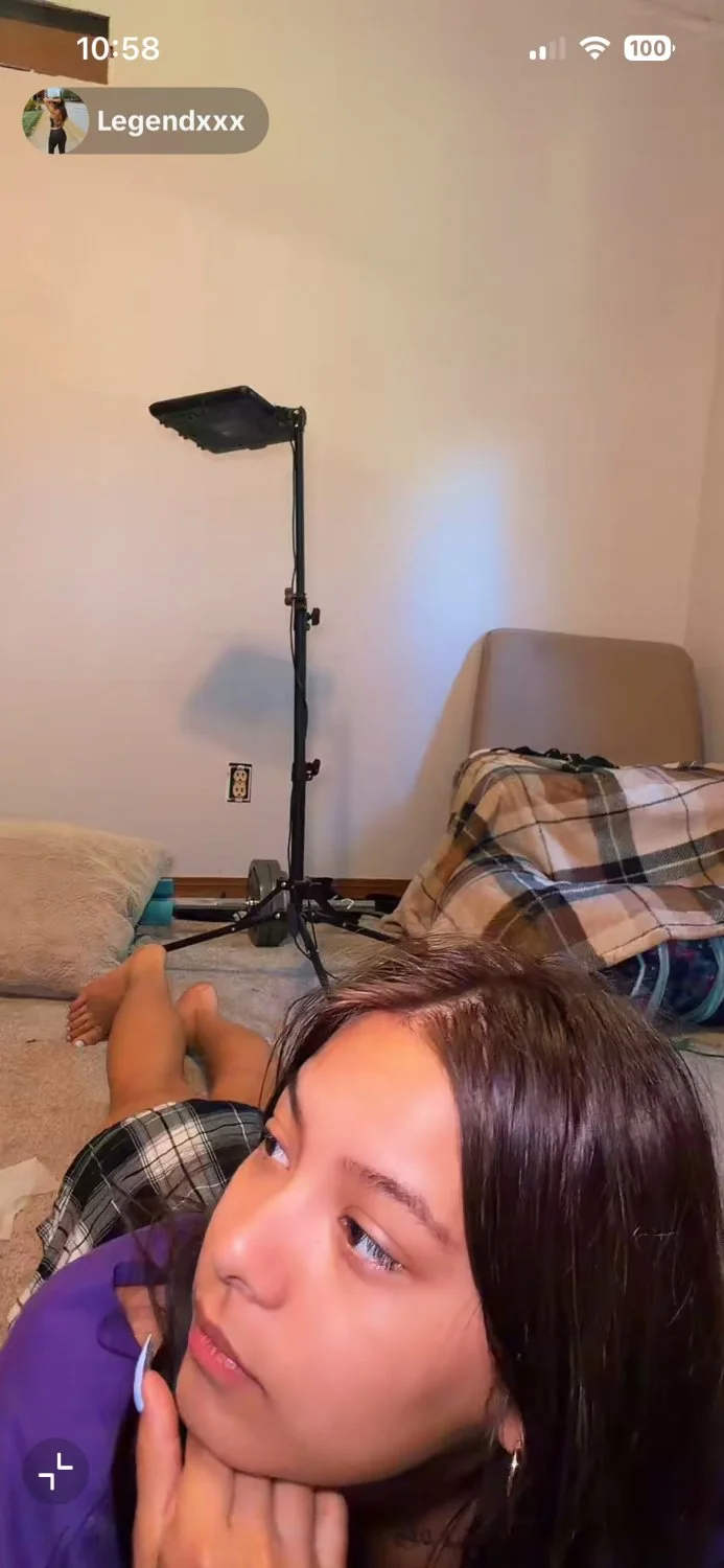 TikTok feet main image