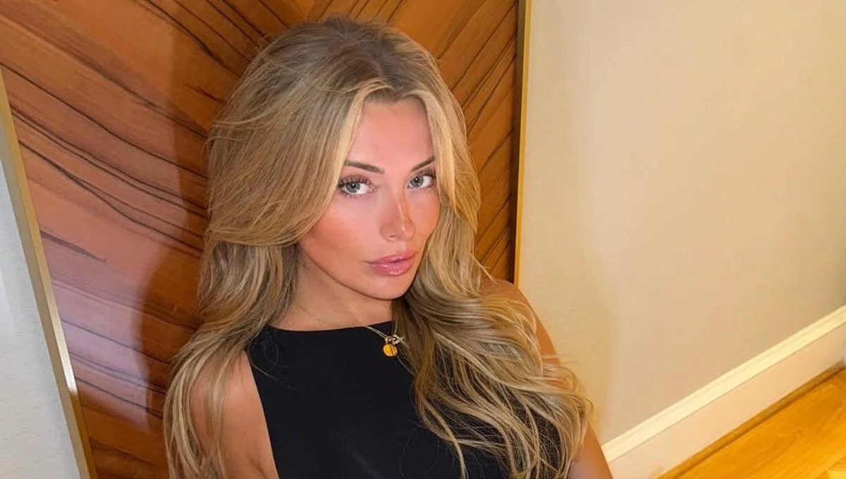Blonde Whore image 2