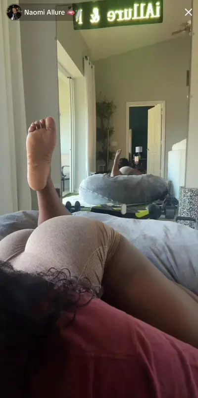 Naomi Allure Feet and Working out on Live cover image