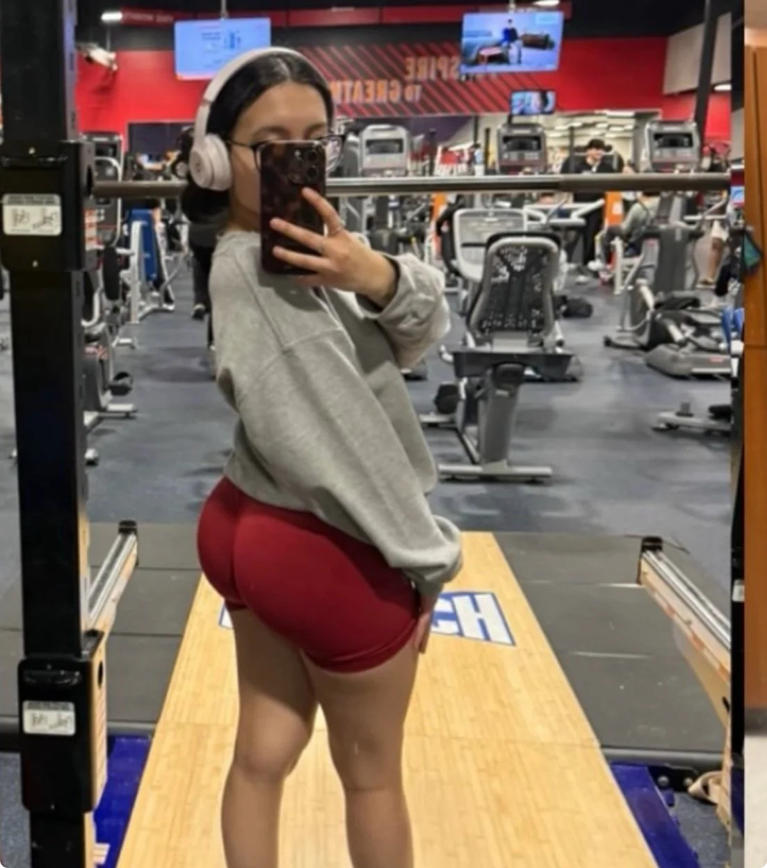 Fine petite Latina image 4