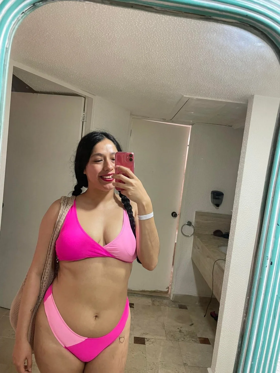La putita de mi novia...esta bien chichona...que la disfruten image 35