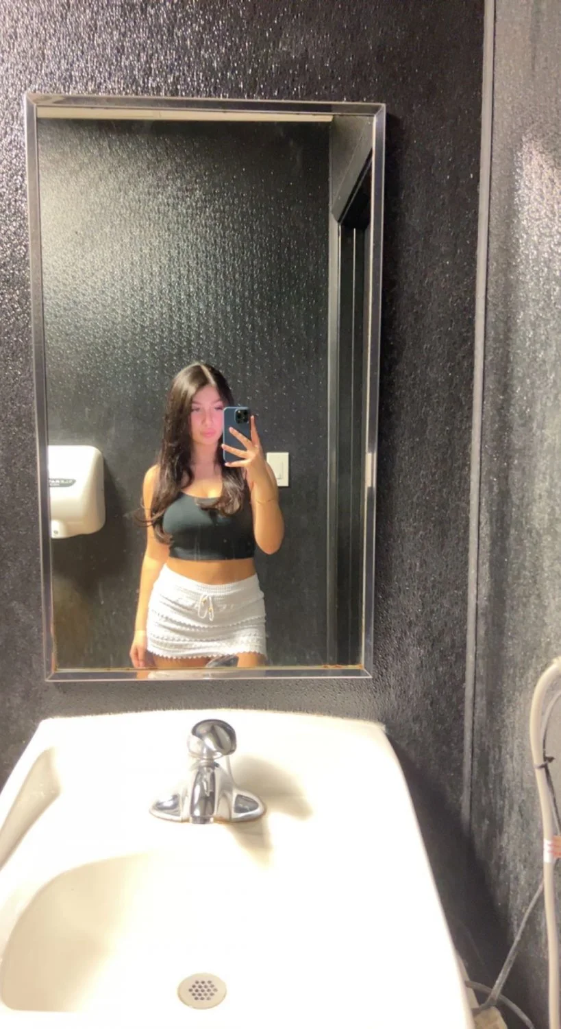 #36 She loves to show her tits image 16