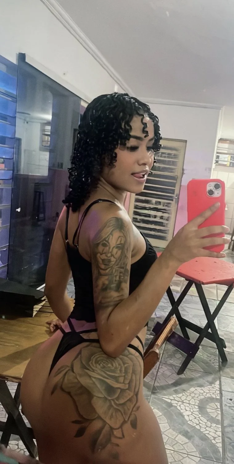 Novinha pretinha da favela do rabo delicioso!!! novinha, vazou, vazada, vazados, amador, caiu na net main image