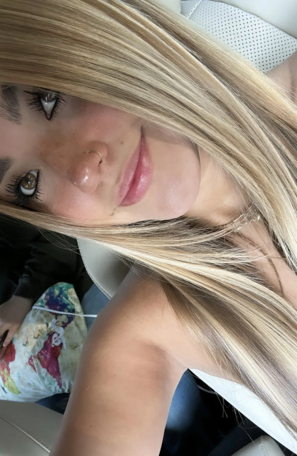 Gorgeous American teen Charlotte image 32