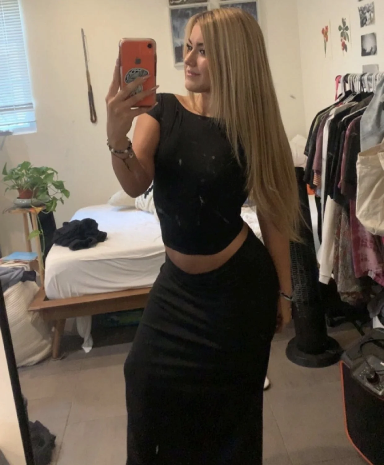 Gorgeous American teen Charlotte image 9