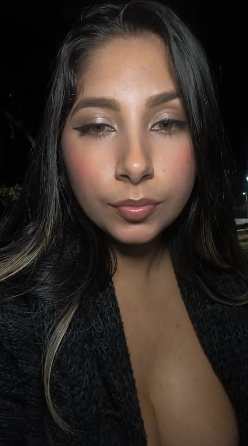 Big titis outside image 4