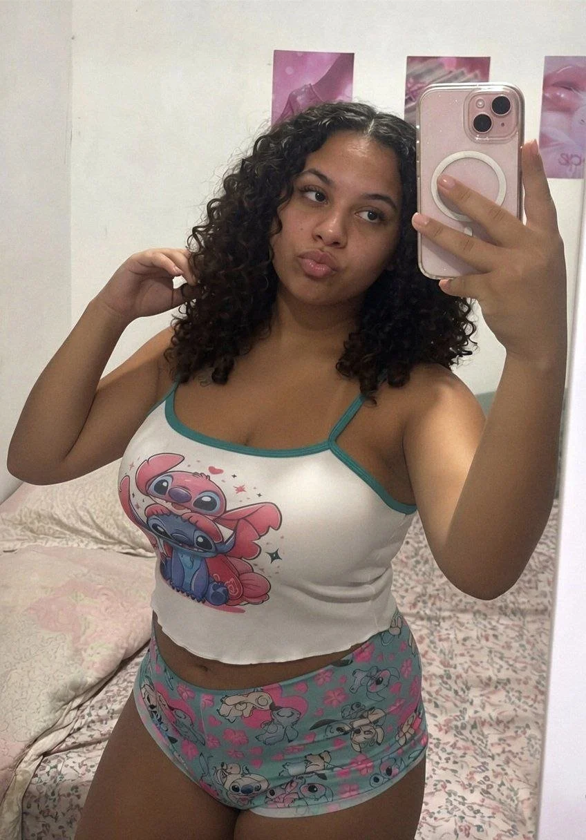 Novinha, peituda, rabuda, boca gostosa, gordinha, linda e cacheada image 8