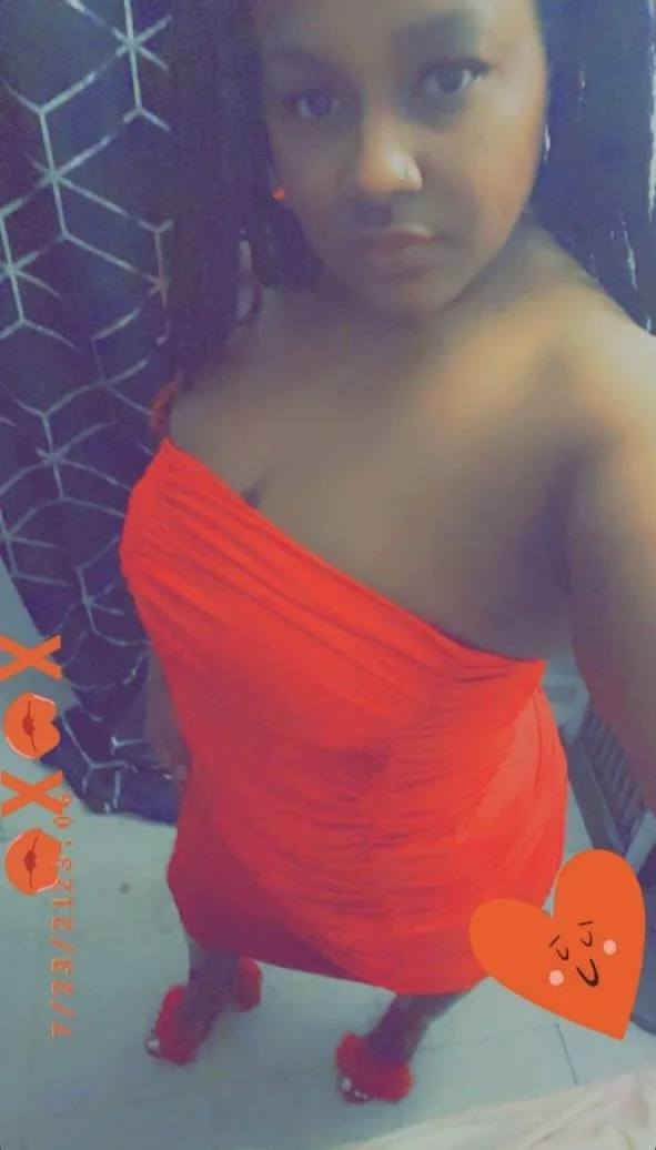 Pretty Thick Ebony Milf image 2