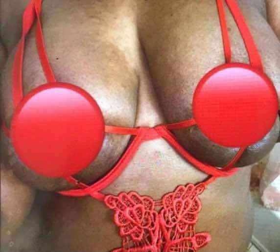 Pretty Thick Ebony Milf image 22