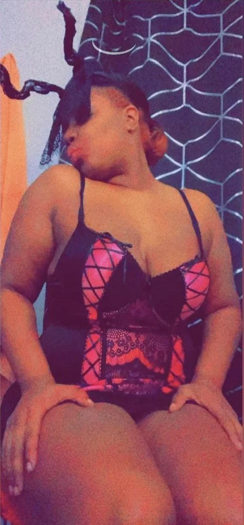 Pretty Thick Ebony Milf image 40