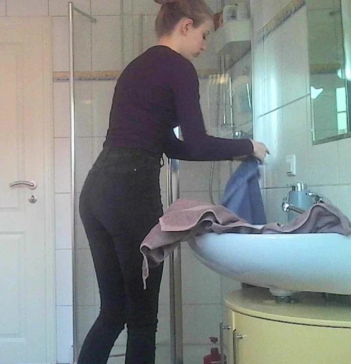 Baerly Legal Teen Sister Nina Gets Spied On While Showering By Her Brother (Updated) image 4