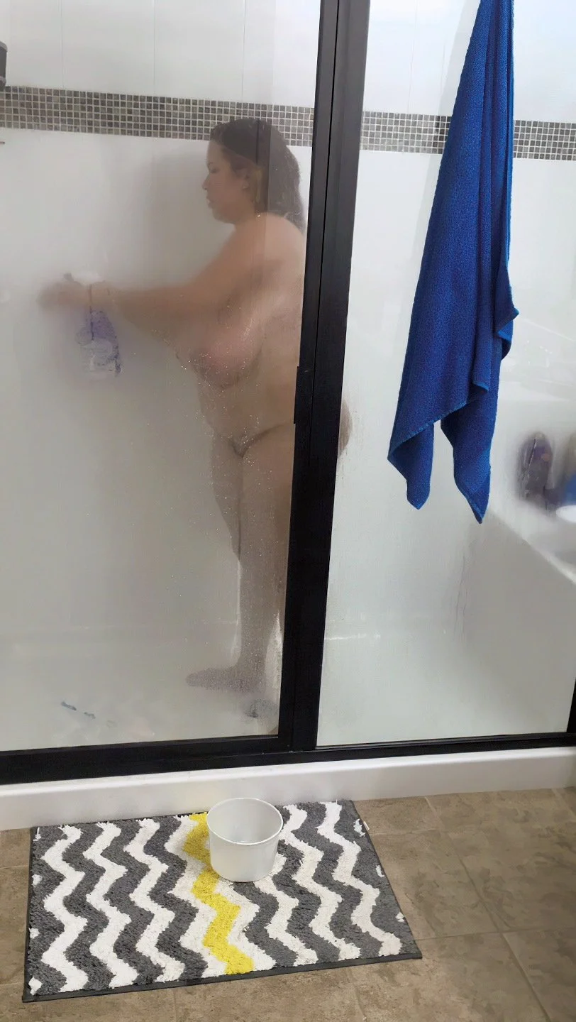 BUSTY WIFE image 7