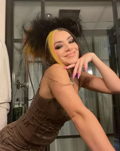 charli-xcx-09-29-2022-2 cover image
