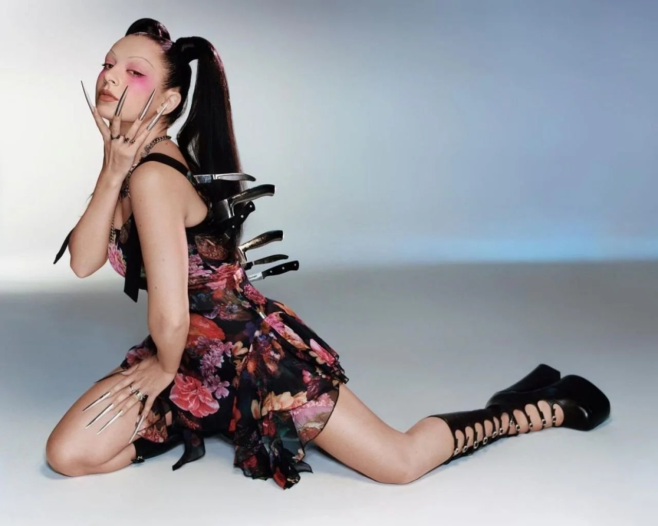 charli-xcx-09-29-2022-2 image 3